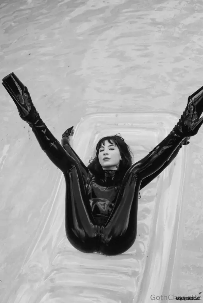 GothCharlotte cosplay photo 9