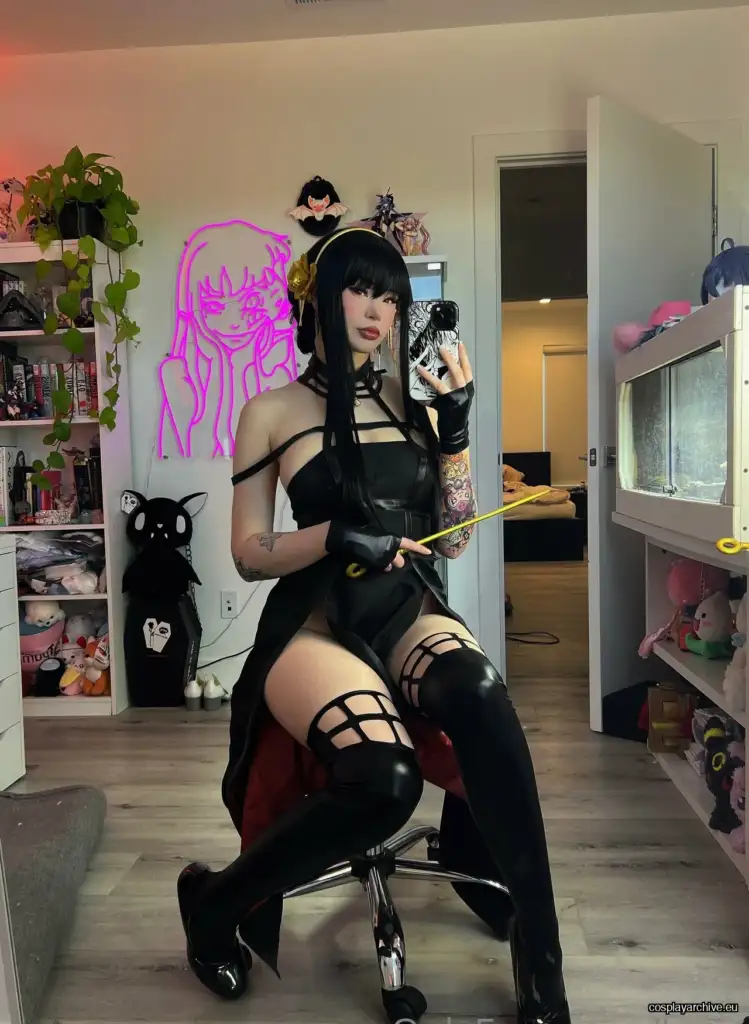 lynienicole cosplay photo 5